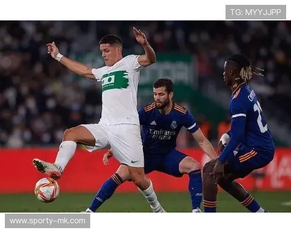 乌德勒支核心球员闪耀赛场，助力球队取得关键胜利