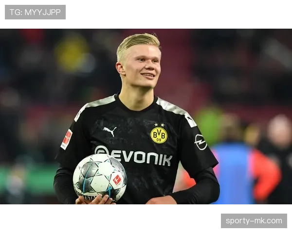 哈兰德上演帽子戏法闪耀欧冠，助力球队强势晋级